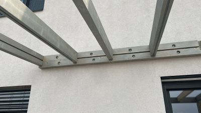 Kovová pergola