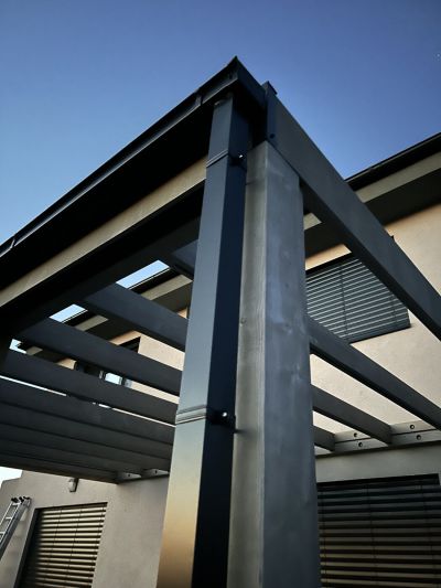 Kovová pergola