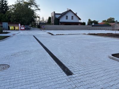 Parkoviště odvodňovací žlab