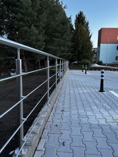Parkoviště zábradlí
