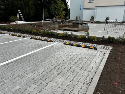 Parkoviště zámková dlažba