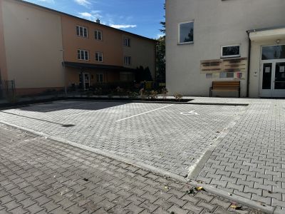 Parkoviště zámková dlažba