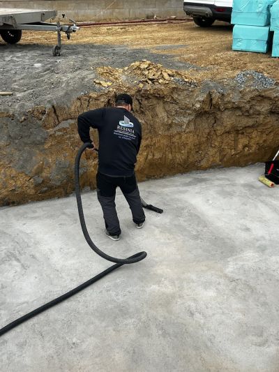 Betonová deska ve výkopu